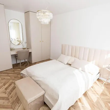 Adevam V Banskej Bystrici Appartement *